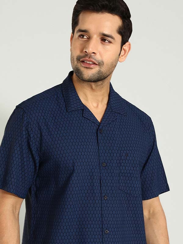 Indian Terrain Men's Relaxed Fit Half Sleeve All Over Print Navy Shirt